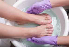 6 علاجات منزلية لمسمار القدم ونصائح وقائية - skin-beauty foot coرءرءrn feat 2 - 6 علاجات منزلية لمسمار القدم ونصائح وقائية