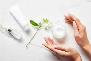 Comment avoir une peau lisse avec des traitements cliniques et naturels - skin-beauty comment obtenir une peau lisse - comment obtenir une peau lisse avec des traitements cliniques et naturels