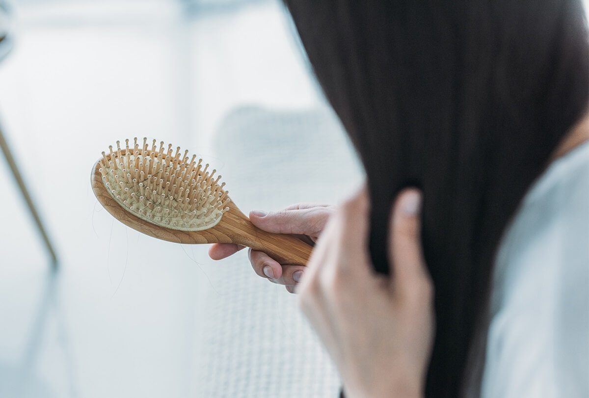 محاربة تساقط الشعر بسبب متلازمة تكيس المبايض: العلاجات الطبية والعلاجات المنزلية - %categories