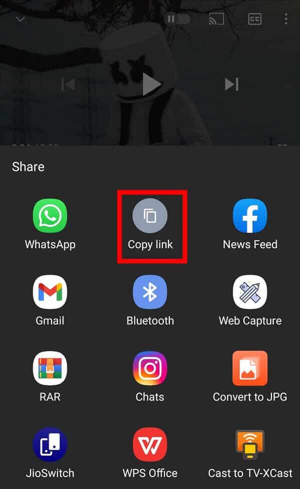 Choose-copy-link-from-the-available-options كيفية وضع فيديو يوتيوب YouTube على التكرار على سطح المكتب أو الهاتف المحمول