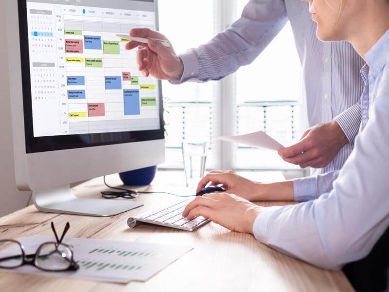 Effective-Employee-Work-Scheduling-Management أفضل 11 قالب Notion للاستخدام الشخصي