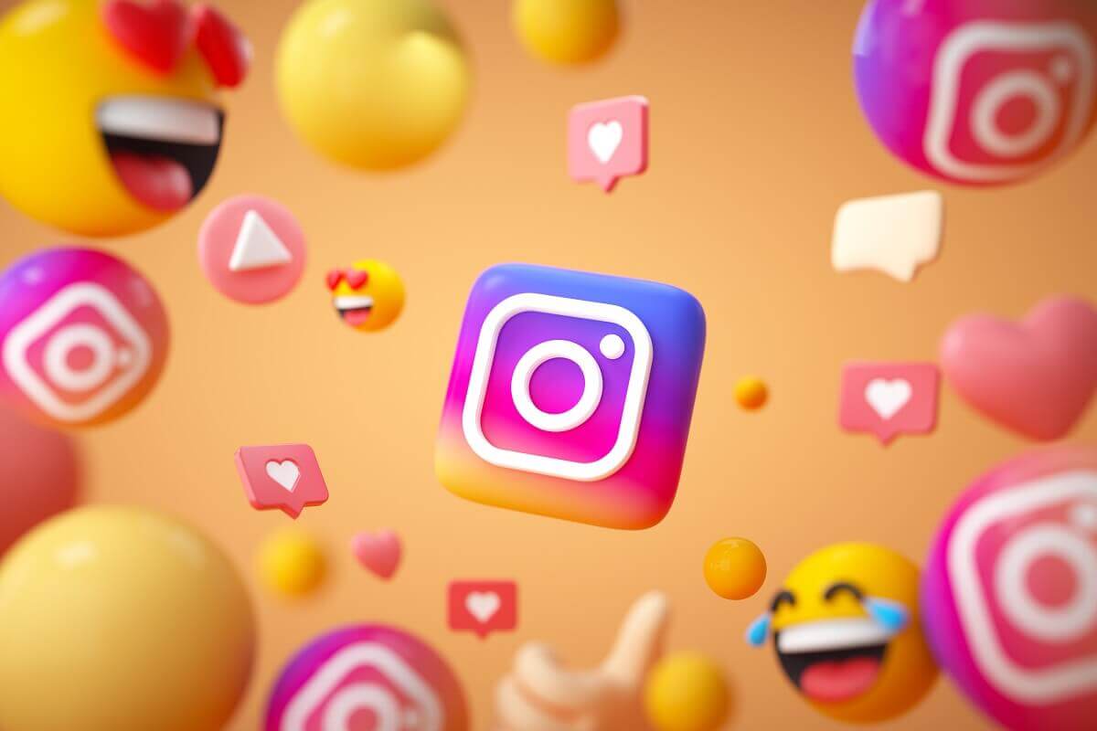 How-to-React-to-Instagram-Messages-with-Custom-Emojis كيفية الرد على رسائل Instagram باستخدام Emojis المخصص