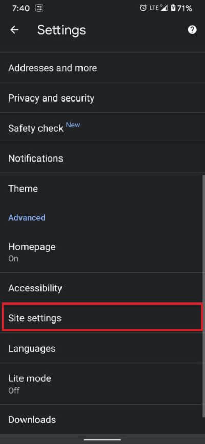 On-the-settings-menu-scroll-down-and-tap-on-‘Site-settings.-473x1024-1 كيفية إيقاف الإعلانات المنبثقة على نظام Android