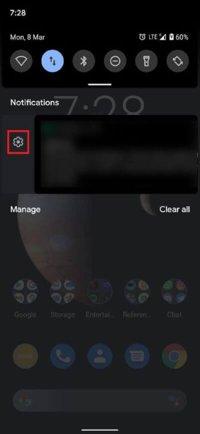 Slide-the-notification-slightly-towards-the-right.-This-will-reveal-a-Settings-icon-on-its-side.-473x1024-1 كيفية إيقاف الإعلانات المنبثقة على نظام Android