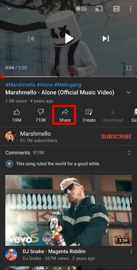 Tap-on-the-Share-icon-available-below-the-video-519x1024-1 كيفية وضع فيديو يوتيوب YouTube على التكرار على سطح المكتب أو الهاتف المحمول