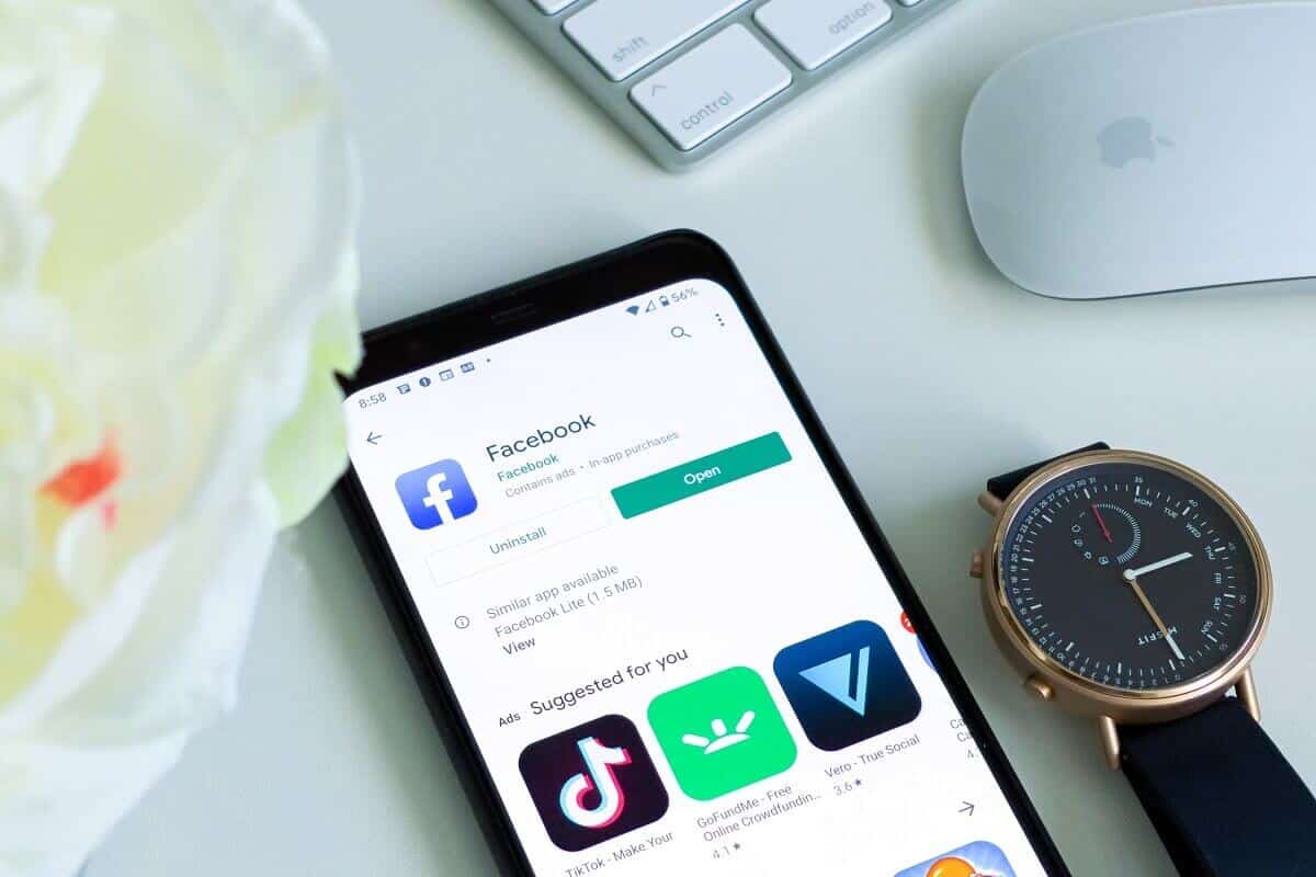 Update-your-apps 11 طرق لتجنب سخونة الهاتف أثناء الشحن