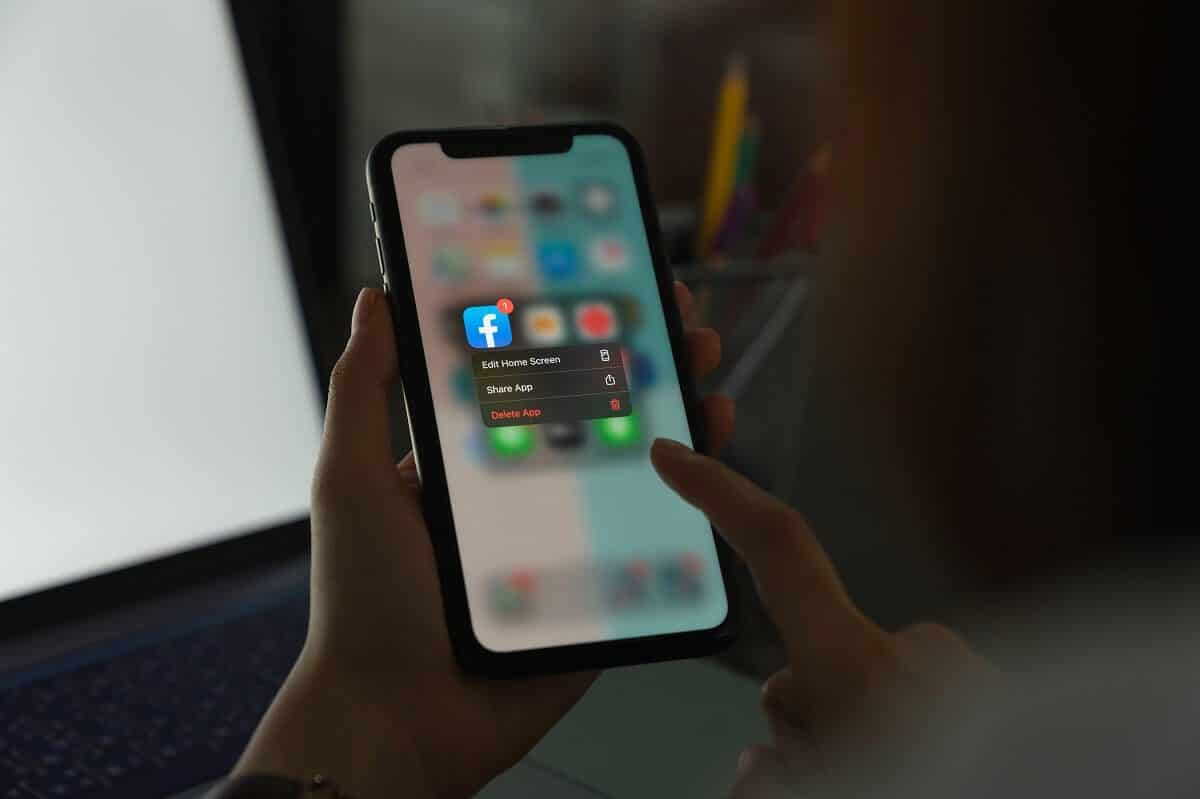 delete-unwanted-apps 11 طرق لتجنب سخونة الهاتف أثناء الشحن