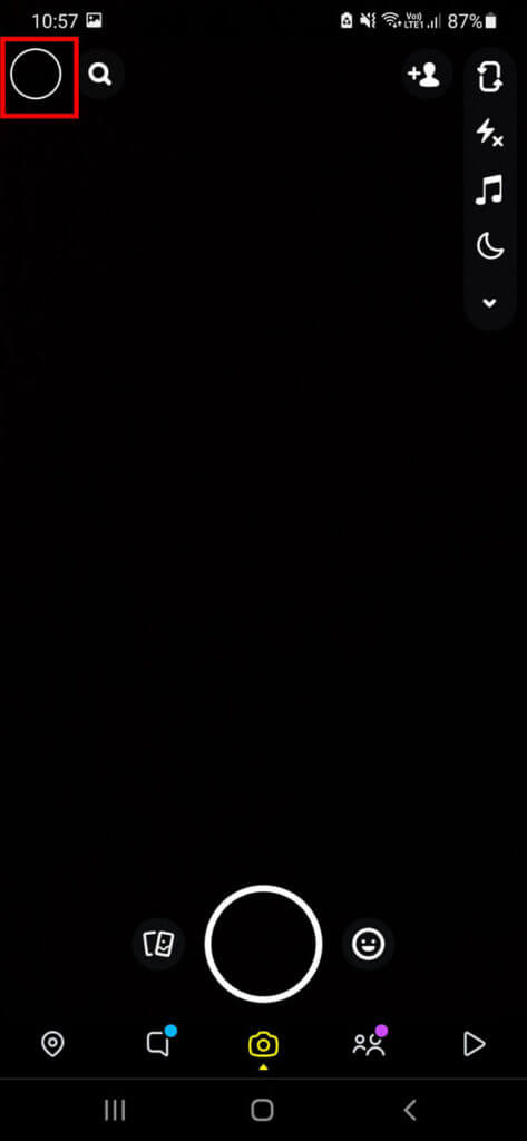 Launch-Snapchat-on-your-device-and-tap-on-the-circle-icon-highlighted-on-your-Bitmoji-avatar.-473x1024-1 كيفية حذف الرسائل على Snapchat