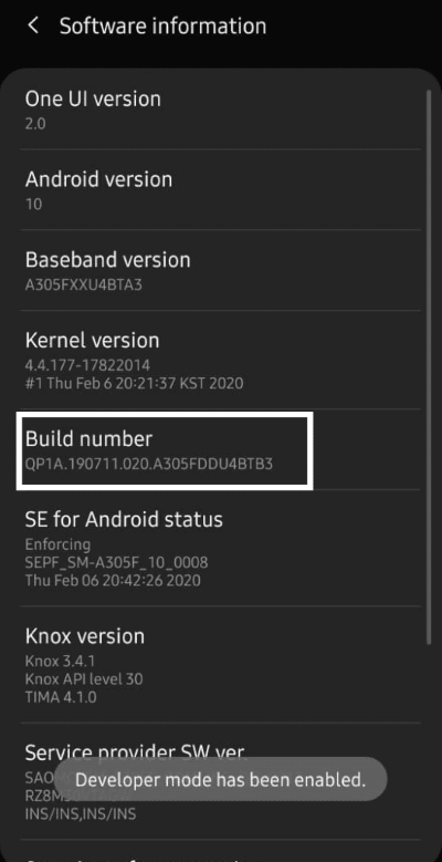 Locate-the-Build-Number-526x1024-1 كيفية التحقق من نوع ذاكرة الوصول العشوائي في هاتف Android وسرعتها وتردد التشغيل
