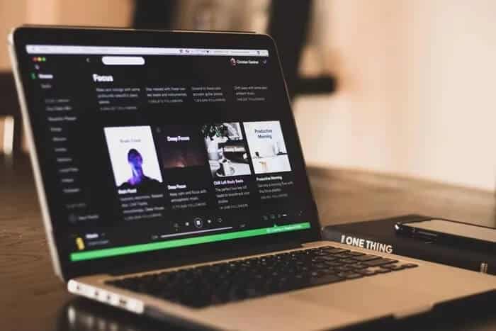 كيفية التخلص من فوضى تطبيق Spotify لسطح المكتب - %categories