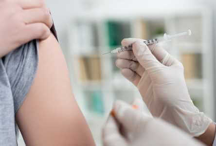 vaccinationqscqs feat - اللقاحات: أنواعها وفوائدها وآثارها الجانبية وتوصياتها