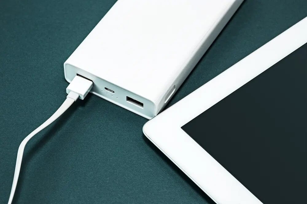 Charge-the-Tablet-using-AC-Adapter إصلاح تعذر تشغيل جهاز Amazon Fire Tablet