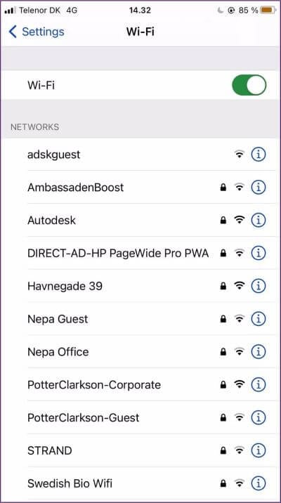 iphone-wifi-list-of-networks_935adec67b324b146ff212ec4c69054f كيفية إصلاح خطأ Wifi يحتفظ بقطع الاتصال على iPhone
