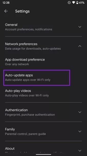 auto-update-apps-in-play-store_7c4a12eb7455b3a1ce1ef1cadcf29289 أفضل 7 طرق لإصلاح خطأ متجر Google Play عالق في التحقق من وجود تحديثات