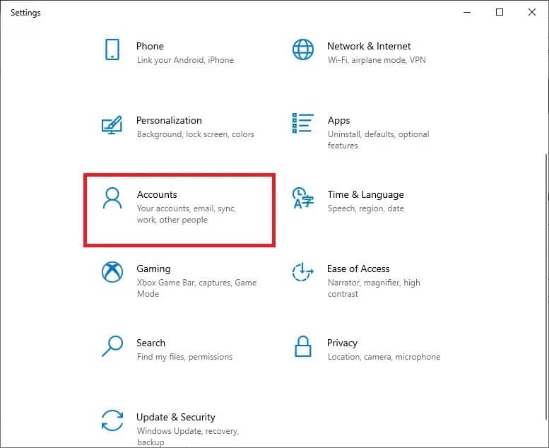 click-on-the-accounts-from-the-panel-on-the-left- كيفية تمكين أو تعطيل حساب المسؤول في نظام التشغيل Windows 10