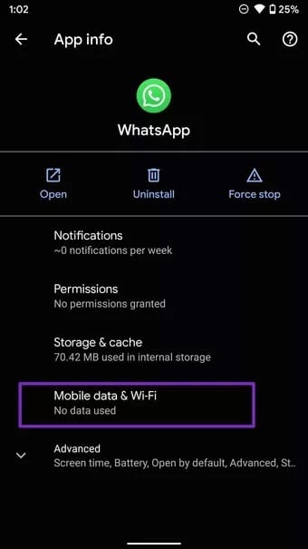 select-mobile-data-and-wifi-menu_7c4a12eb7455b3a1ce1ef1cadcf29289 أفضل 8 طرق لإصلاح اختفاء إشعارات الرسائل الجديدة WhatsApp على Android