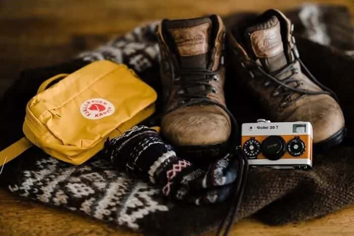 travel-hiking-gear_935adec67b324b146ff212ec4c69054f أفضل 5 تطبيقات لحجز تذاكر الطيران لأجهزة iPhone