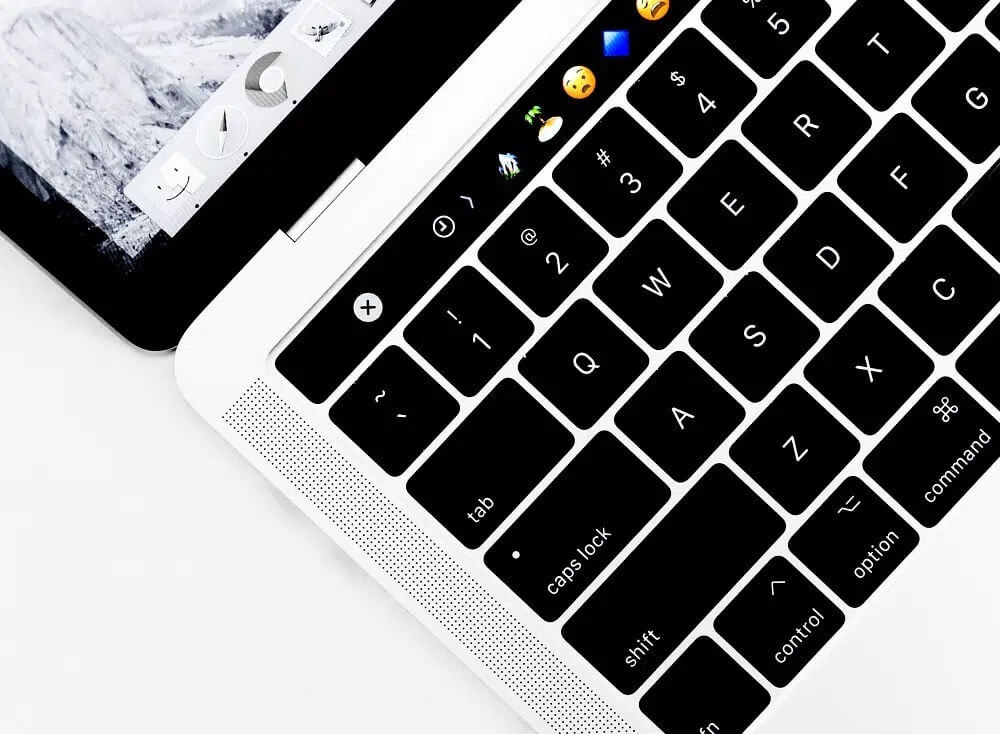 Hold-Shift-key-to-boot-into-safe-mode كيفية إصلاح عدم اشتغال MacBook