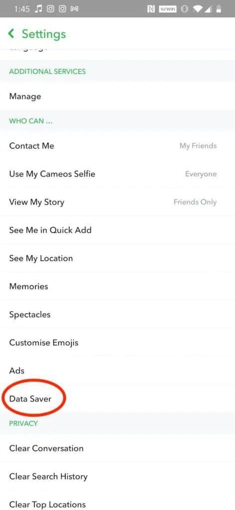 Scroll-down-to-tap-the-Data-Saver-option-472x1024-1 كيفية إصلاح خطأ النقر للتحميل في Snapchat