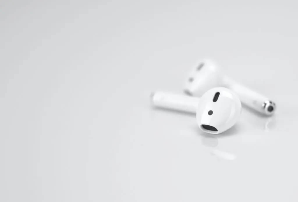 Airpods-Are-Clean-1024x696-1 إصلاح مشكلة عدم شحن AirPods