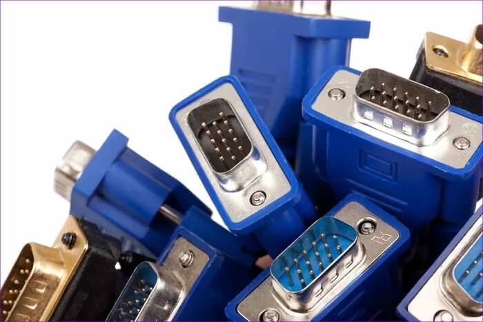 VGA-cable-connectors_935adec67b324b146ff212ec4c69054f أفضل 6 طرق لإصلاح تشغيل الكمبيوتر وعدم ظهور شي على شاشة العرض على Windows 10