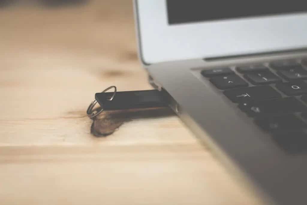 Fix-Windows-10-wont-Boot-from-USB-1024x683-1 إصلاح Windows 10 عالق عند الاستعداد لـ Windows