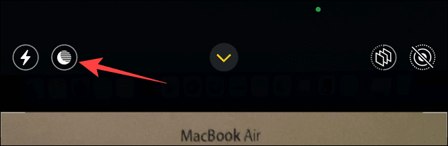 Tap-night-mode-button-in-camera-app-on-iphone كيفية تعطيل الوضع الليلي التلقائي على كاميرا iPhone