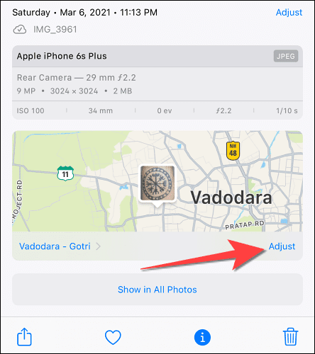Tap on Adjust in left corner of map in photo information on iphone - كيفية حذف تفاصيل الموقع من الصور على iPhone و iPad