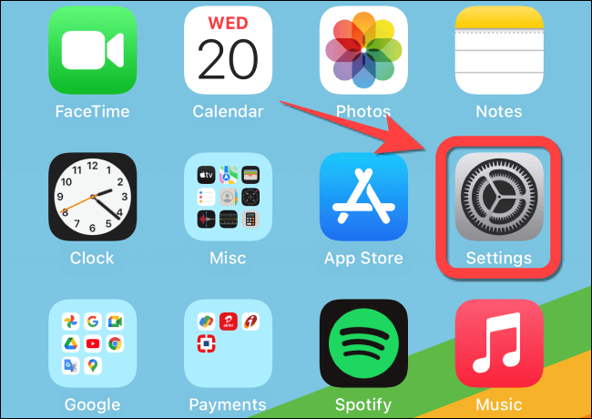 Tap-to-open-the-settings-app-on-iphone-1 كيفية تعطيل الوضع الليلي التلقائي على كاميرا iPhone