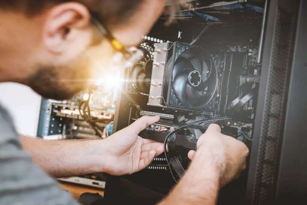 CPU-1-1024x683-1-1024x683 حل مشكلة تشغيل الكمبيوتر وعدم ظهور شي على الشاشة