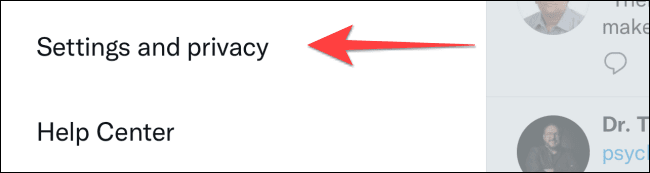 Select-Settings-and-privacy-in-Twitter-app كيفية مسح ذاكرة التخزين المؤقت على iPhone و iPad