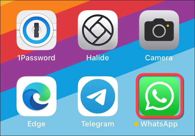 Select-the-WhatsApp.-app-icon كيفية إخفاء حالة WhatsApp الخاصة بك عن أصدقاء محددين