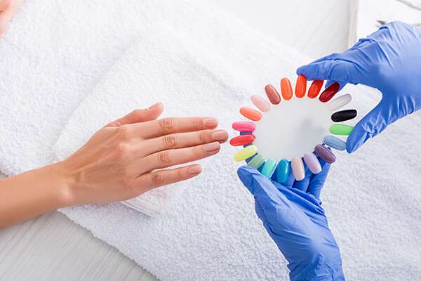 9 طرق لوقف قضم الأظافر - skin-beauty artificial nails to stop nail biting 600x400 - 9 طرق لوقف قضم الأظافر