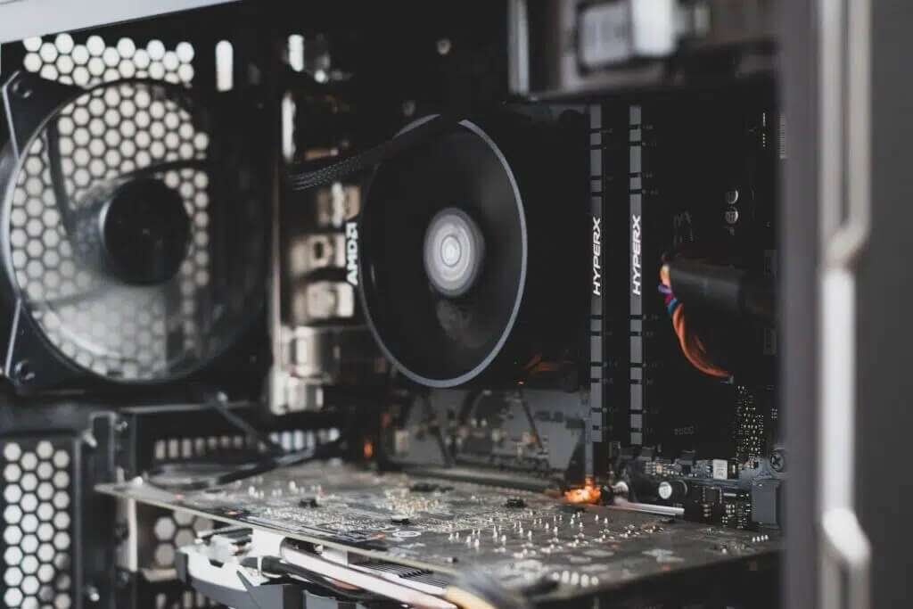 cpu-fan-check-1024x683-1-1024x683 حل مشكلة تشغيل الكمبيوتر وعدم ظهور شي على الشاشة