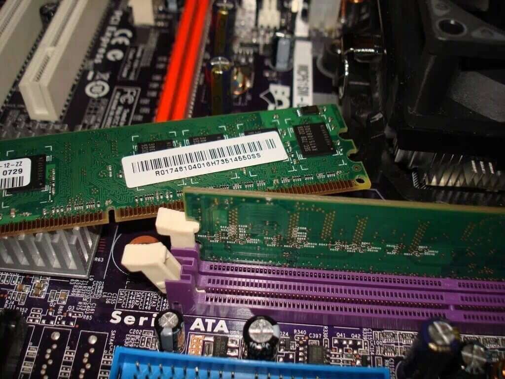 cpu-ram-1024x768-1-1024x768 حل مشكلة تشغيل الكمبيوتر وعدم ظهور شي على الشاشة