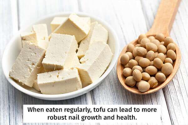 أفضل 10 أطعمة لأظافر قوية وصحية - skin-beauty tofu for healthy nails 600x400 - أفضل 10 أطعمة لأظافر قوية وصحية