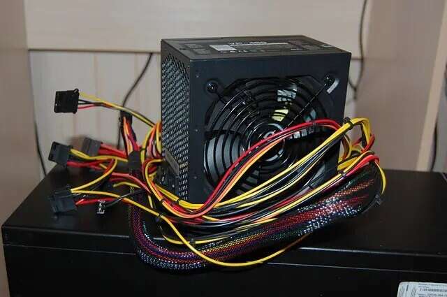 Faulty-Power-Supply-640x425 كيفية اختيار مصدر الطاقة لجهاز الكمبيوتر