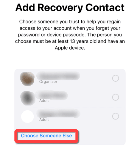 Select-Family-Sharing-Member-or-Choose-Someone-Else-on-iphone كيفية إعداد جهة اتصال للاسترداد على iPhone و iPad و Mac
