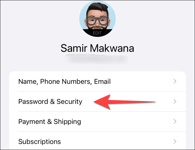 Select-Password-and-Security-on-iPhone كيفية إعداد جهة اتصال للاسترداد على iPhone و iPad و Mac