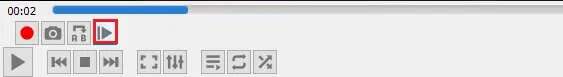 click-on-frame-by-frame-button-to-forward-the-vide.png-1-563x77 كيفية قص الفيديو في Windows 10 باستخدام VLC