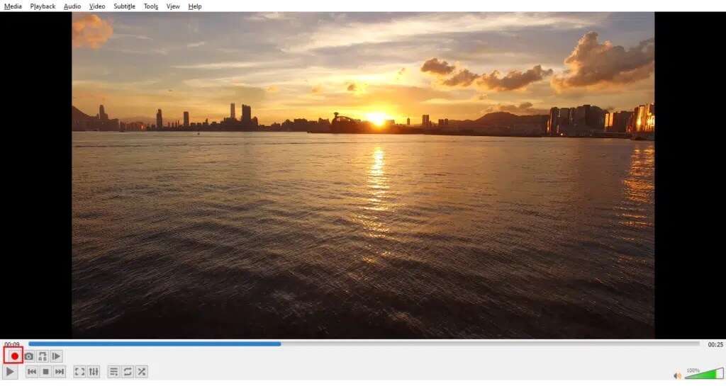 click-on-the-record-button-once-again-to-stop-reco-1024x545-1-1024x545 كيفية قص الفيديو في Windows 10 باستخدام VLC