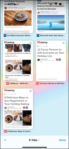 scroll-and-tap-on-an-open-tab-card كيفية التبديل بين علامات التبويب في Safari على iPhone