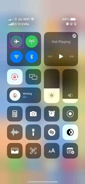 enable-airplane-mode-fix-iPhone-hangs-up-during-calls_7c4a12eb7455b3a1ce1ef1cadcf29289-340x736 أفضل 11 طريقة لإصلاح قطع الاتصال عند الاتصال بشخص ما على iPhone