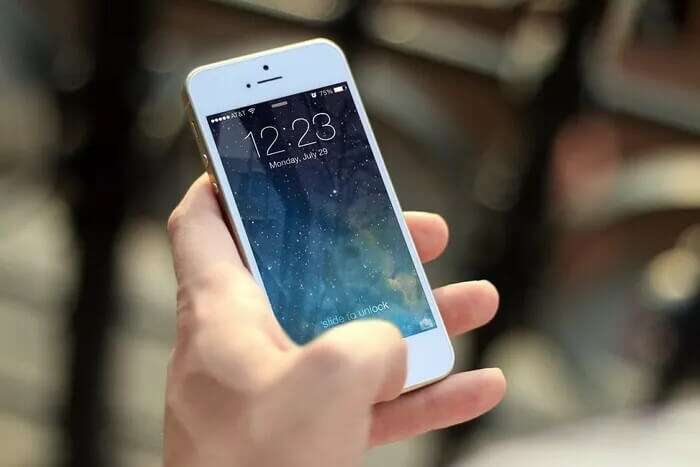 iphone-featured-image_935adec67b324b146ff212ec4c69054f-700x467 أفضل 11 طريقة لإصلاح قطع الاتصال عند الاتصال بشخص ما على iPhone
