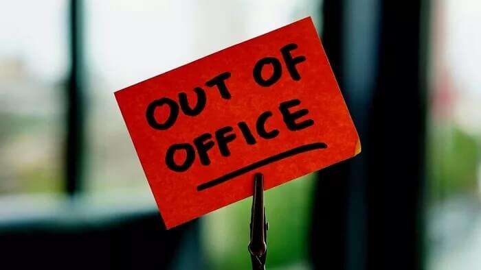 set-out-of-office-in-teams_935adec67b324b146ff212ec4c69054f-700x394 كيفية تعيين رسالة "خارج المكتب" في Microsoft Teams
