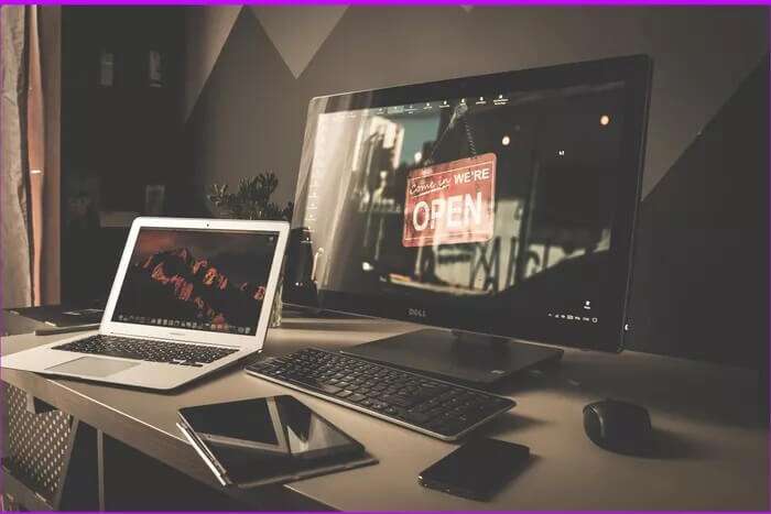 test-monitor-on-different-pc_935adec67b324b146ff212ec4c69054f-700x467 أفضل 5 طرق لإصلاح شاشة الموت الوردية على Windows 10 و Windows 11
