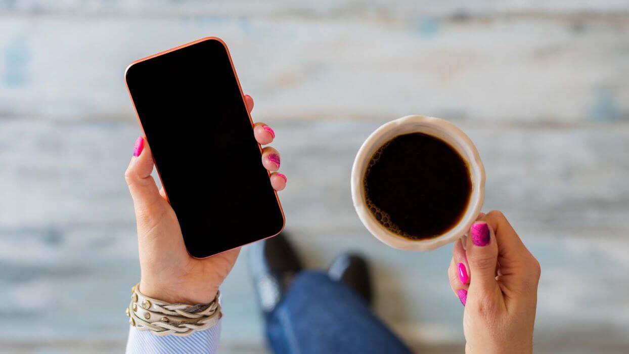 Screen-Goes-Black-During-Call-Issue أفضل 9 طرق لإصلاح تحول شاشة iPhone إلى اللون الأسود عند إصدار المكالمة