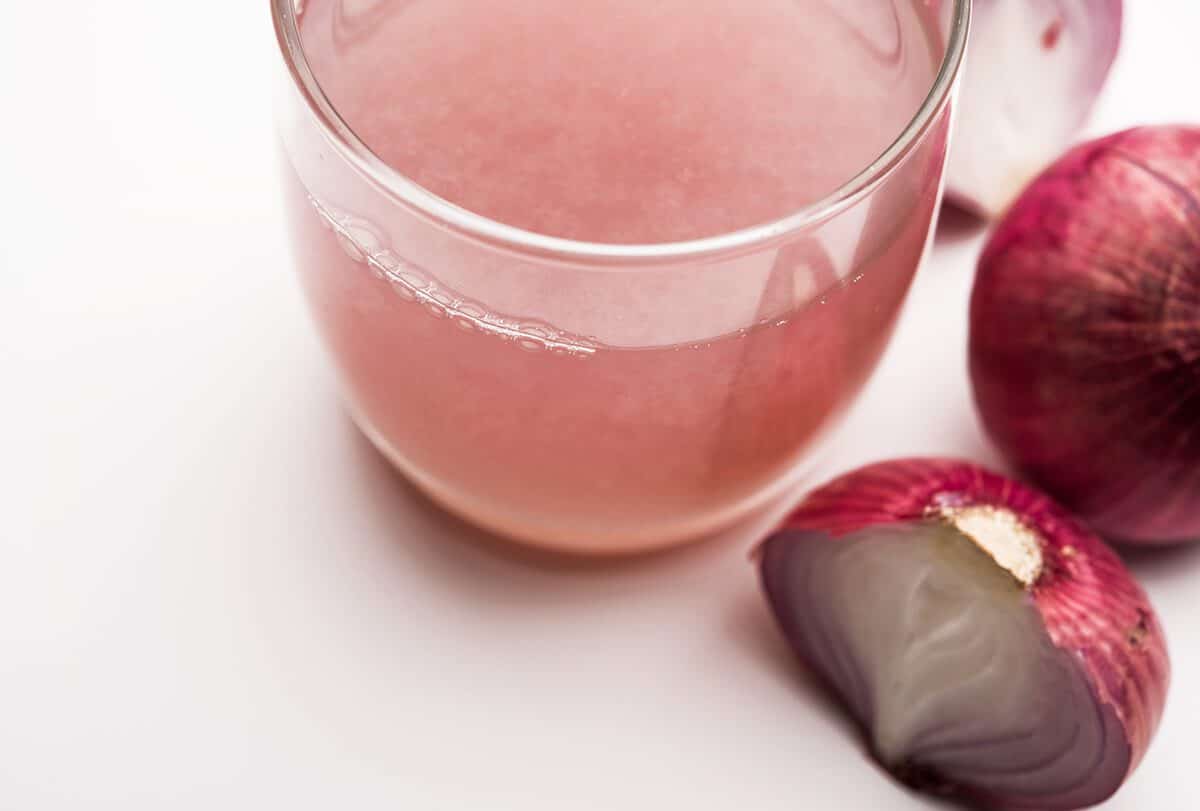 هل يستطيع عصير البصل إعادة نمو الشعر وكيف ذلك؟ - skin-beauty can onion juice regrow hair feat - هل يستطيع عصير البصل إعادة نمو الشعر وكيف ذلك؟