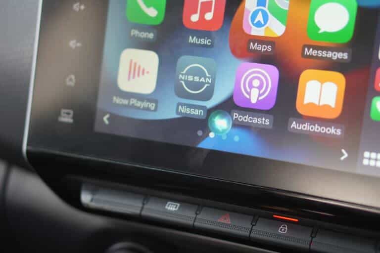 Android-Auto-vs-CarPlay-27-768x512-1 Android Auto مقابل Apple CarPlay: أيهما أفضل ولماذا
