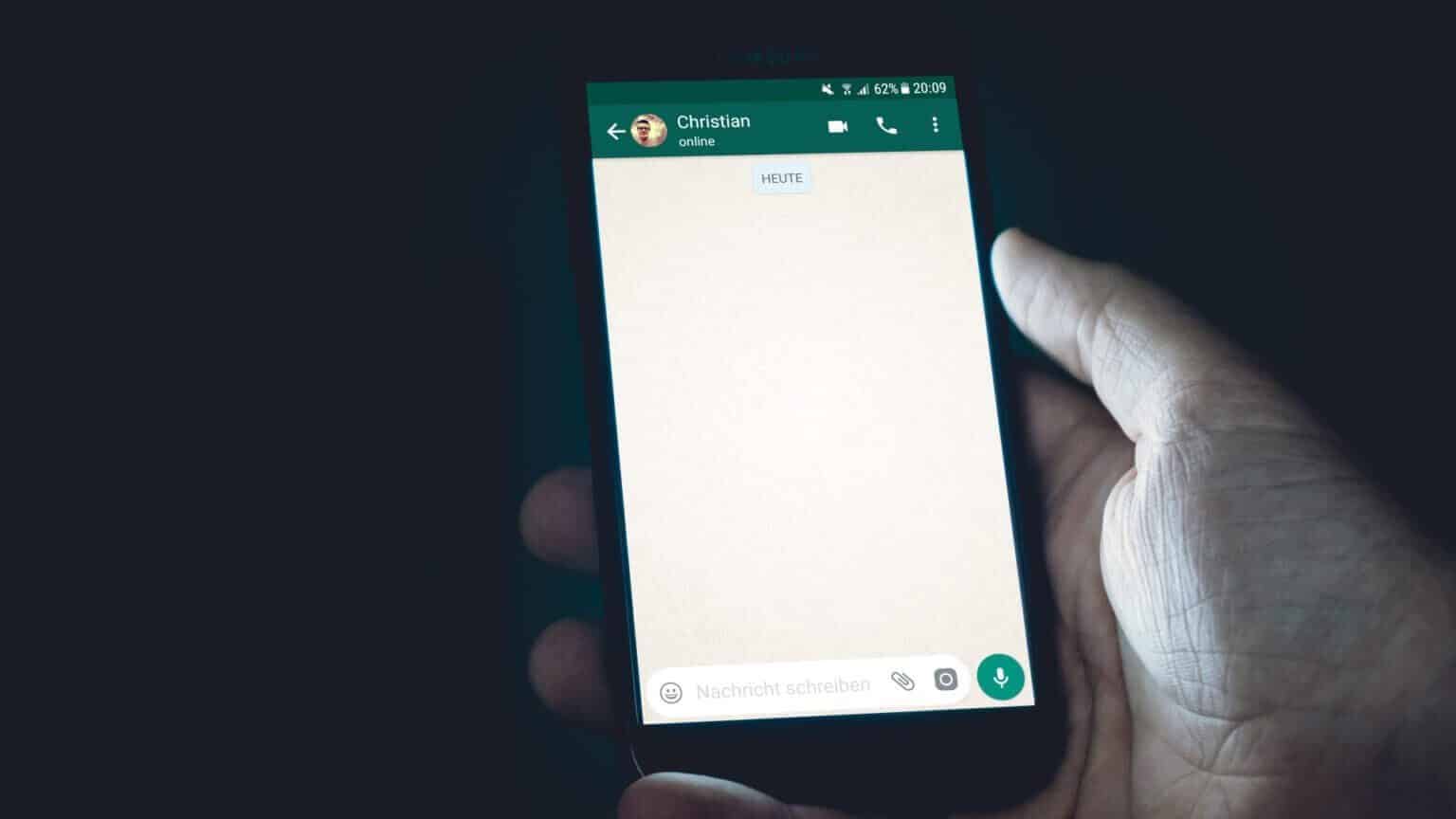 Fix-WhatsApp-Reconnecting-Issue-1536x864-1 أفضل 10 طرق لإصلاح مشكلة إعادة توصيل WhatsApp على iPhone